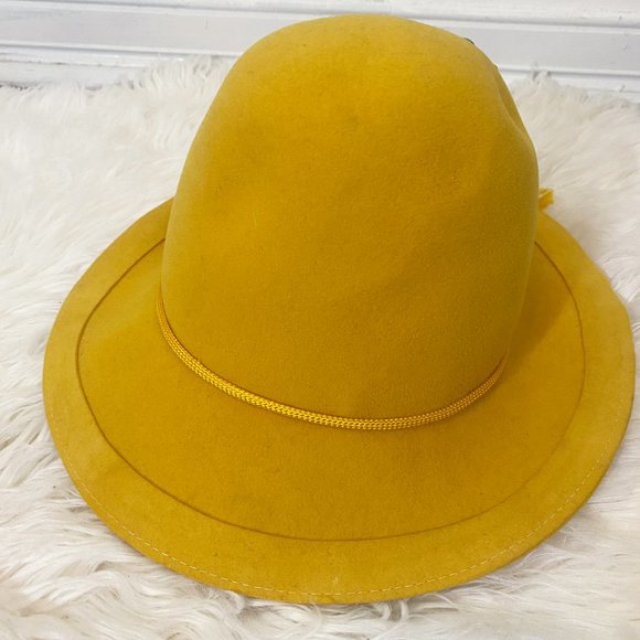 Vintage Mr. John Classic 100% Mustard Wool Mouchoir Melange Felt Cloche Hat - Picture 2 of 8